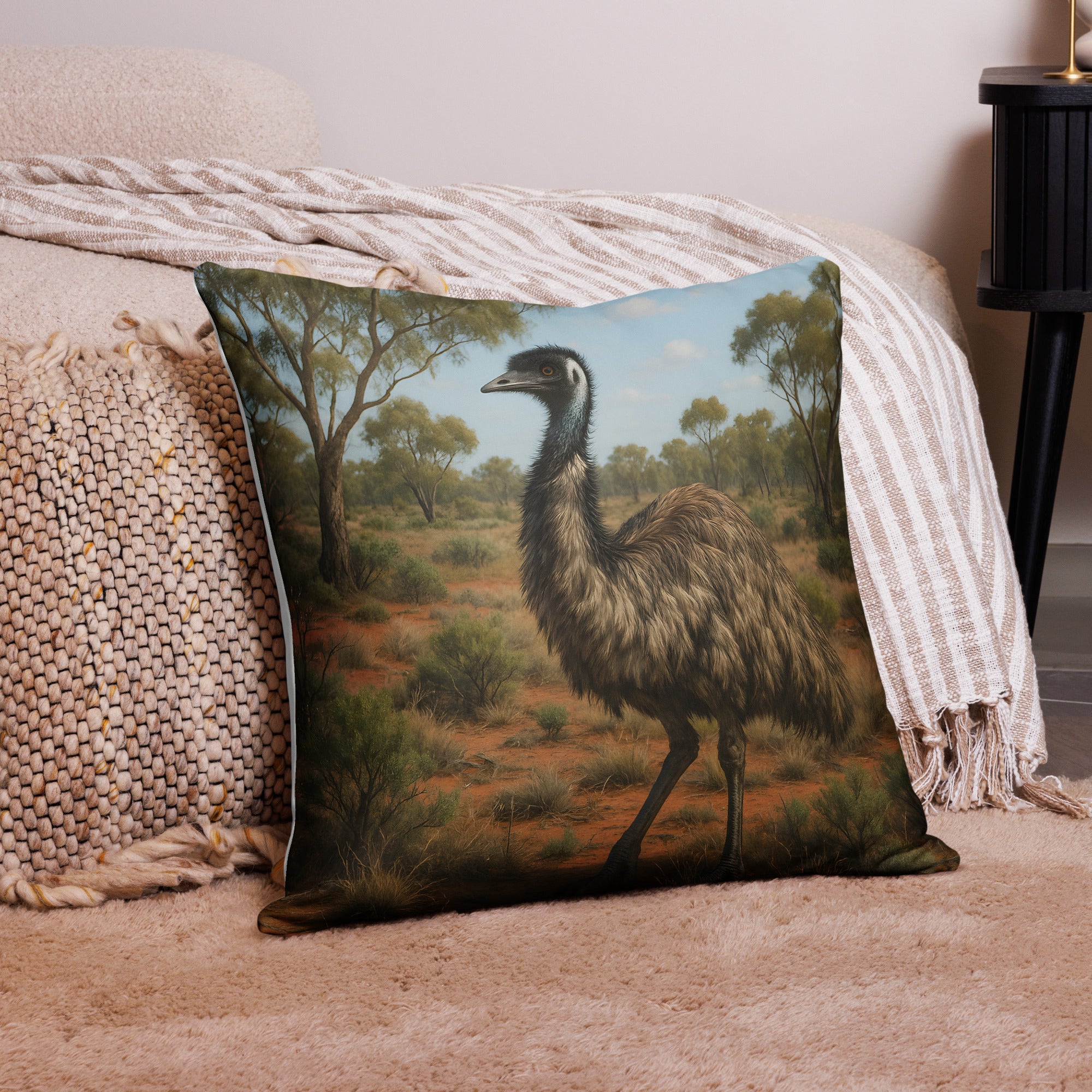 Dekokissenbezug mit australischem Emu-Design auf Sofa