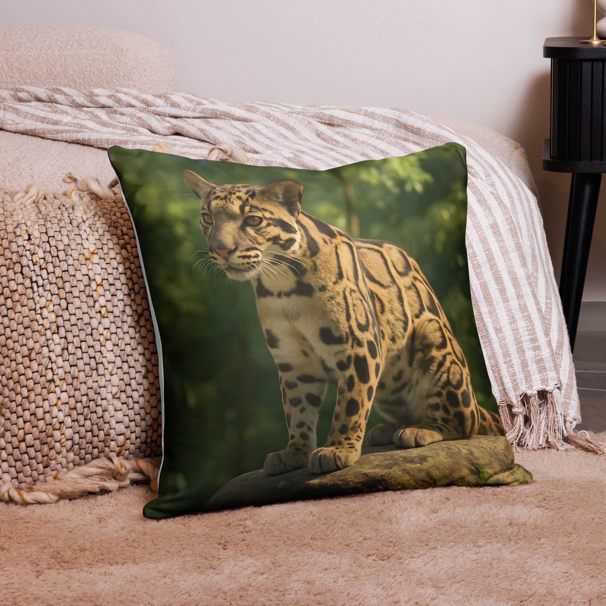 Dekorativer Kissenbezug in Nebelfarben für modernes Wohnen