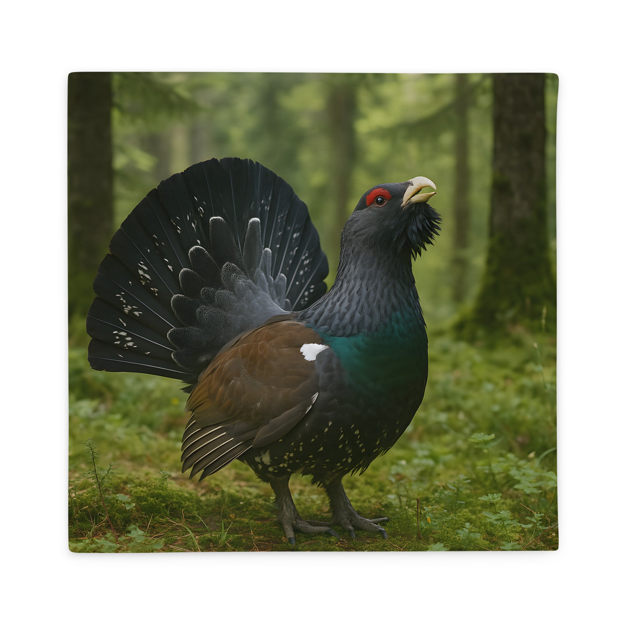 Detailaufnahme des Auerhahn-Motivs auf hochwertigem Polyester-Kissenbezug