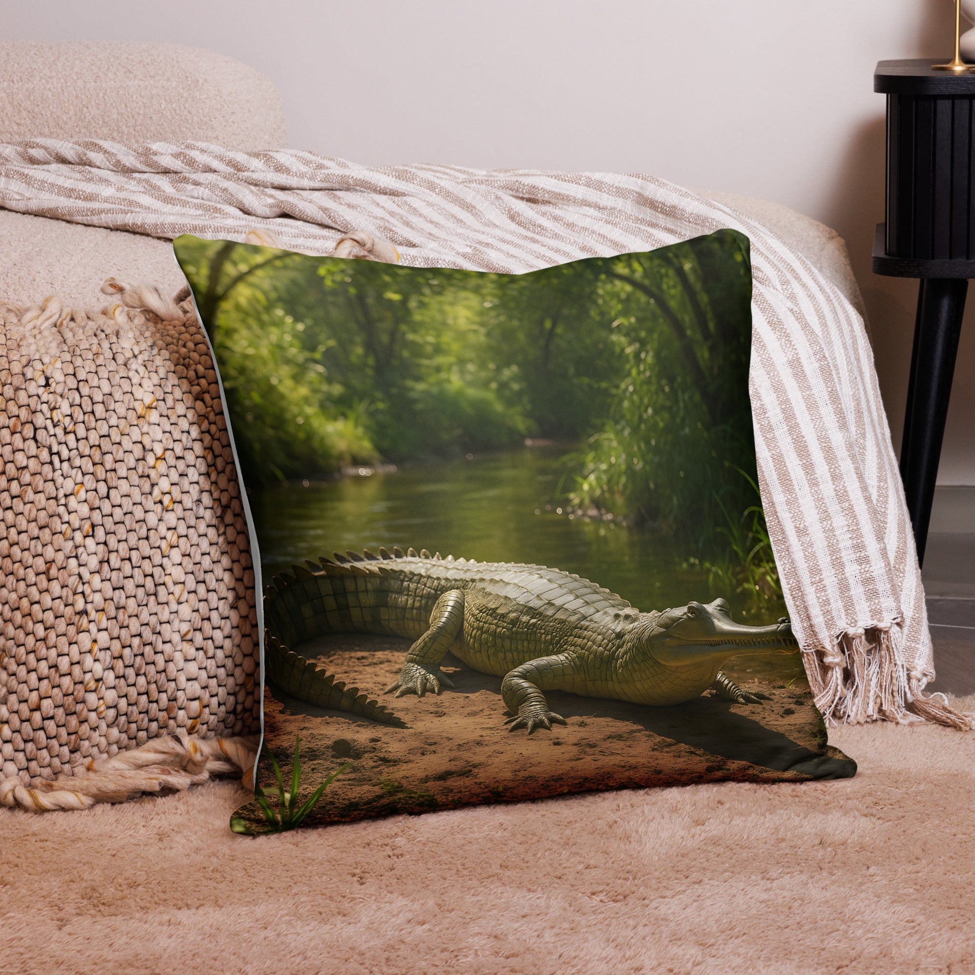 Gangesgavial Kissenbezug mit naturgetreuem Tiermotiv auf Couch