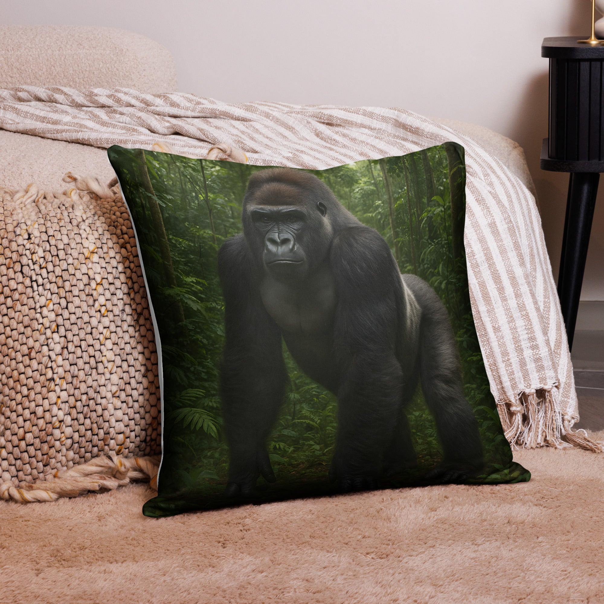 Gorilla Kissenbezug im Wohnzimmer auf Couch